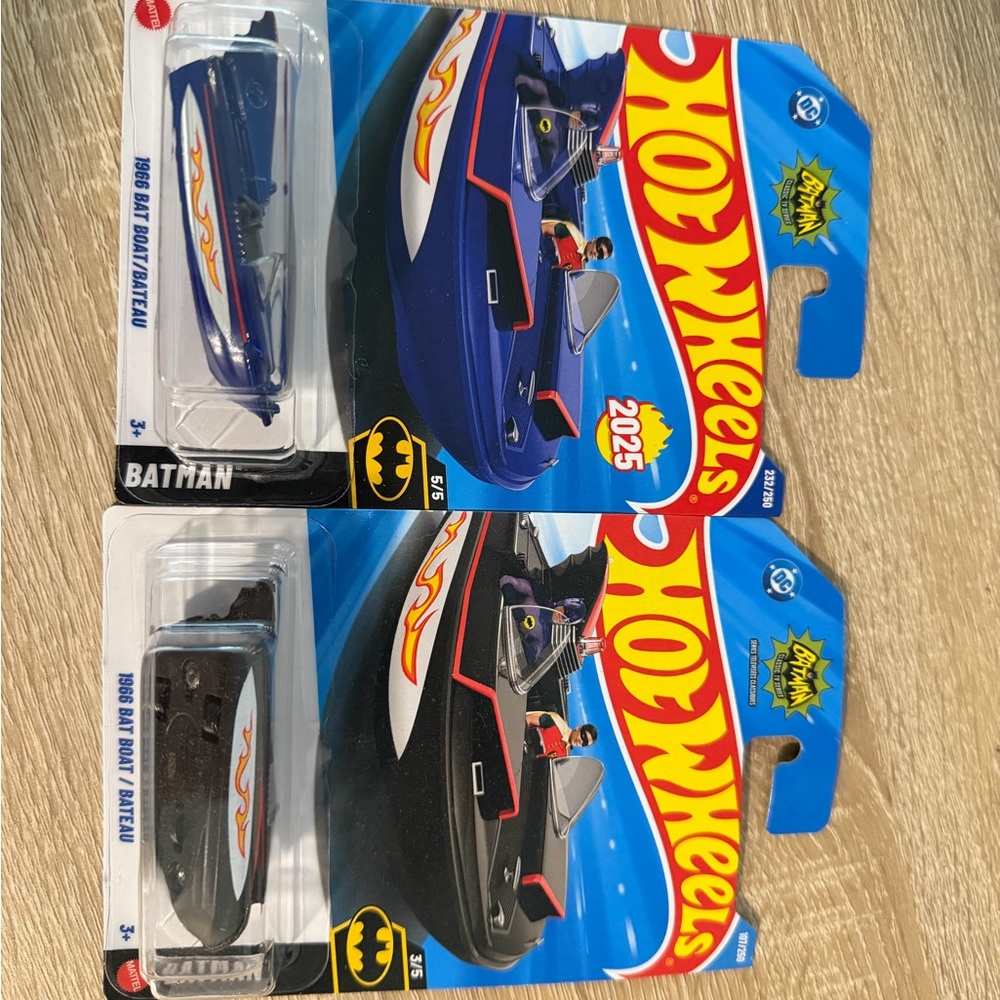Mattel Hot Wheels Batman Bat Boat - Blue and Black